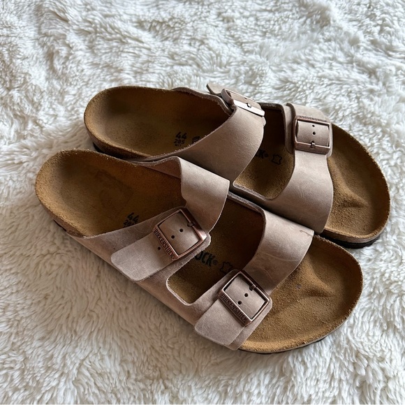 Birkenstock Other - Birkenstock Arizona (Regular Fit)